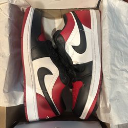 Air Jordan 1 low bred toe