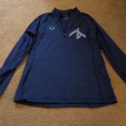 women’s size medium long sleeve 