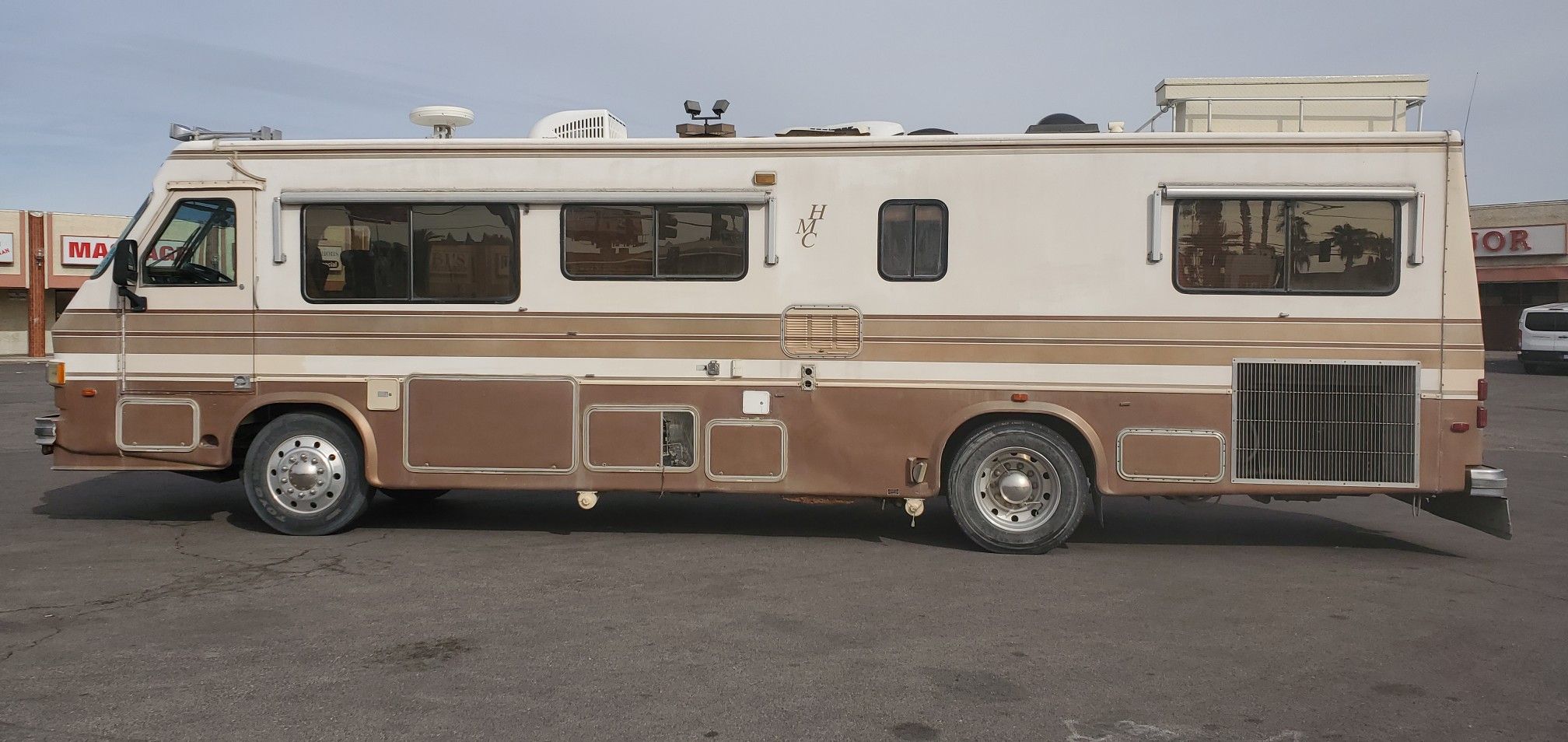 1989 Hawkins Motor Coach 35’ Diesel Pusher RV - NO TRADES