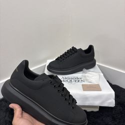 Alexander McQueen Oversized White Size 8.5