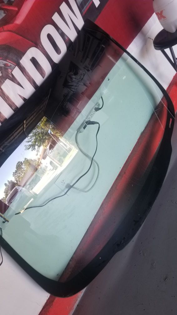 Chevy impala 06-13 windshield