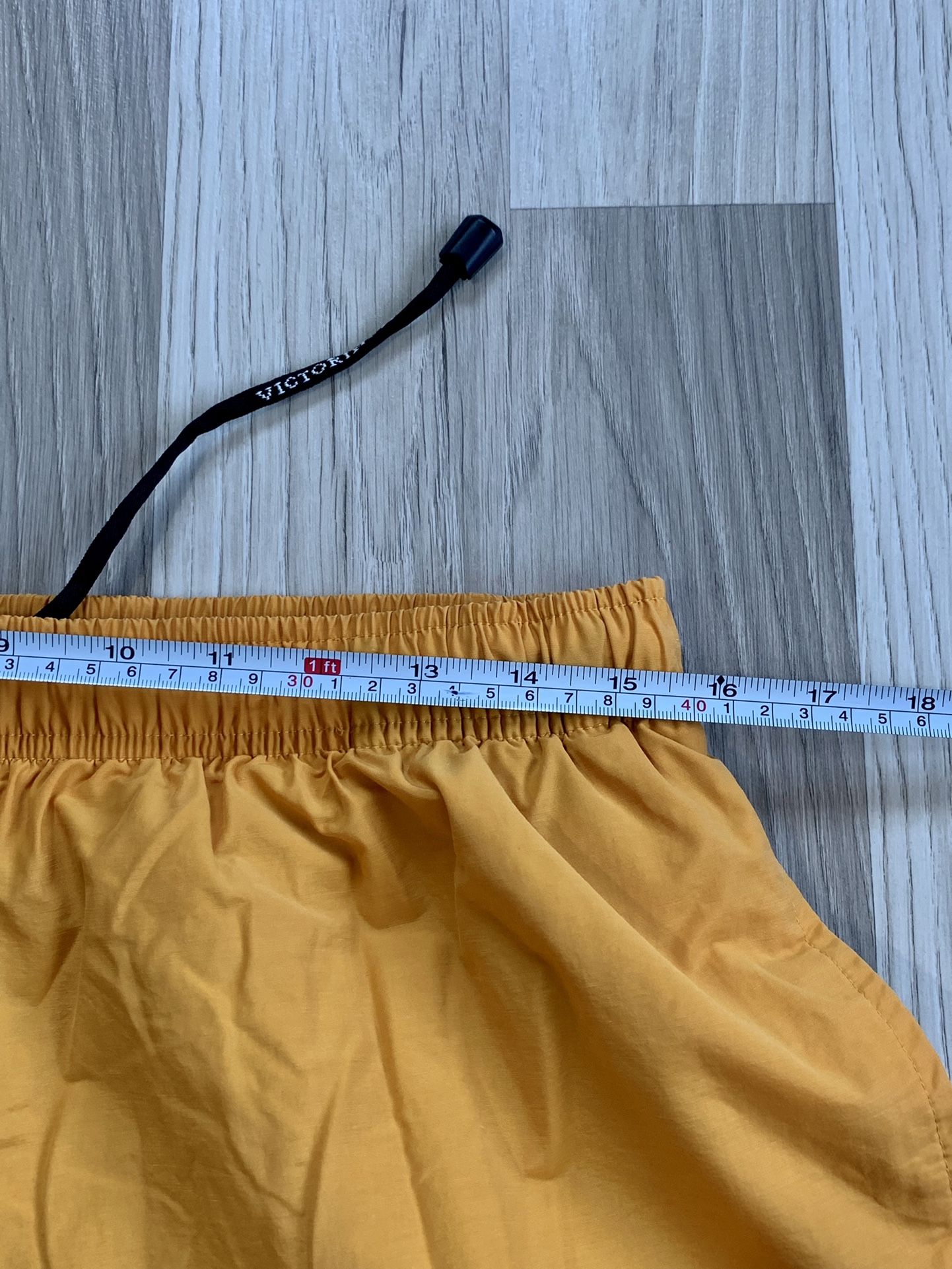 Victorinox Swiss Army Board Shorts Swim Trunks. Size Large. Good Condition, See All Pics