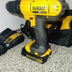 Dewalt Driver Drill (with Kit)
