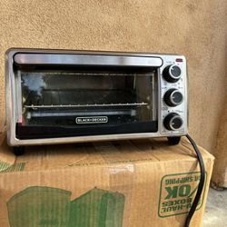 4-Slice Toaster Oven