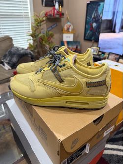 Travis Scott Saturn