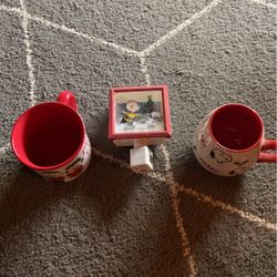 VINTAGE Peanuts/charlie Brown Cups And Nightlife. All In Excellent Condition 