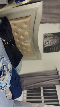 Queen bedroom set
