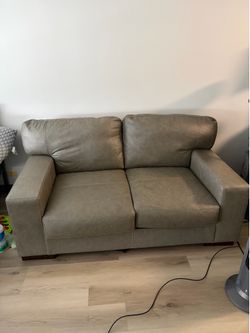 Love seat