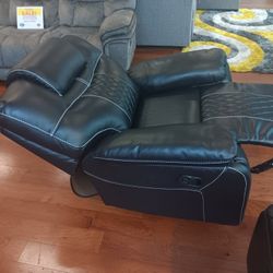 *Wow!!!*---Cozy Santiago Leather Reclining Chairs---Now $399!!!---Delivery/$10 Down Financing😎