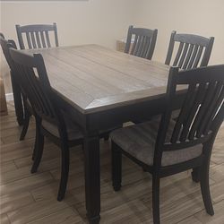 Dining table w 6 chairs & 3 barstools