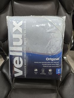 Brand New In Package Vellux Twin Size Blanket