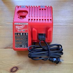 Milwaukee M12 & M18 Charger 
