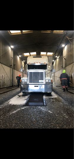 1999 Freighliner FLD120