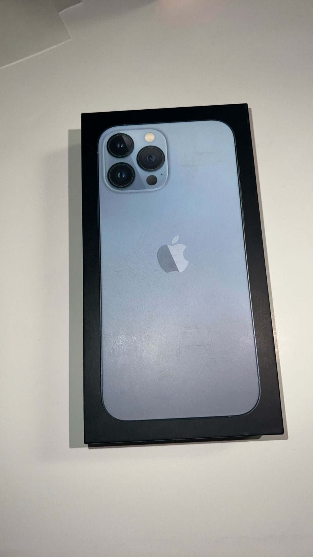 iPhone 13 PRO MAX 256 GB Unlocked With 99% Battery