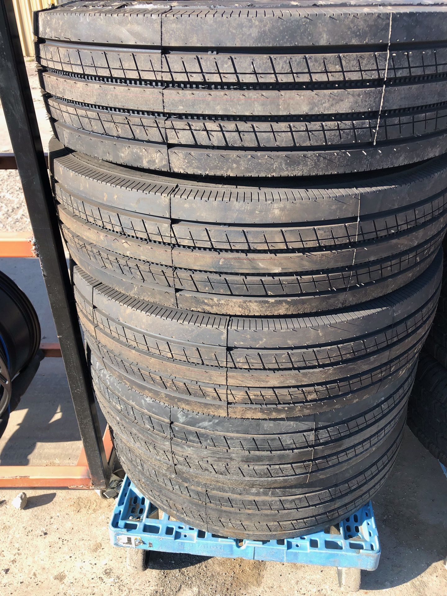 St235/85/16 (14ply) All steel trailer tires