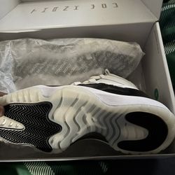 Jordan 11 reimagined size 9 1/2