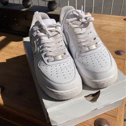 Air force store 1s crease