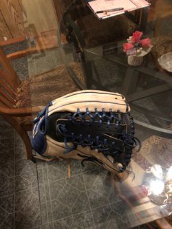 Baseball/softball glove