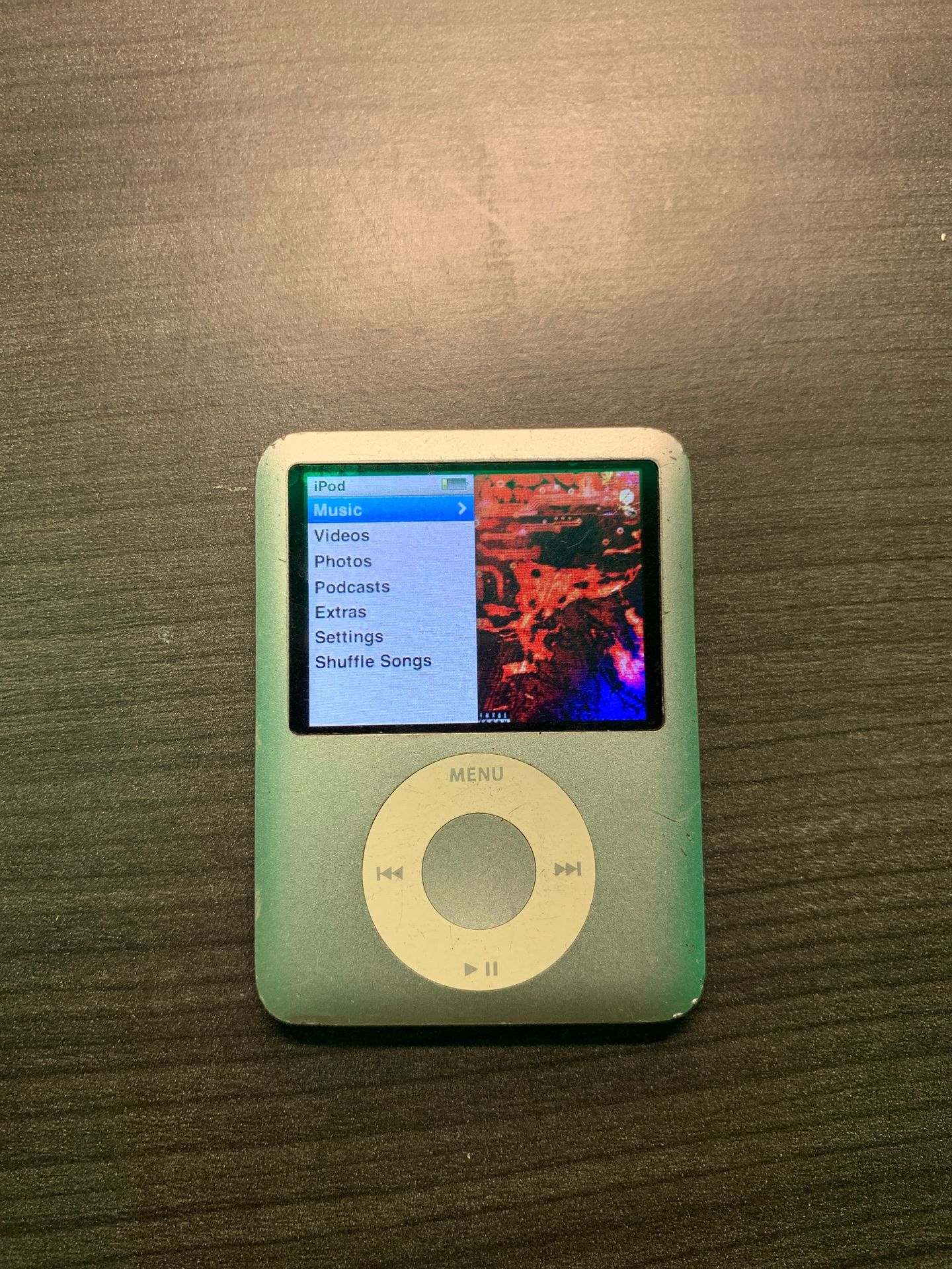 Silver Apple iPod nano 3rd Gen 4gb