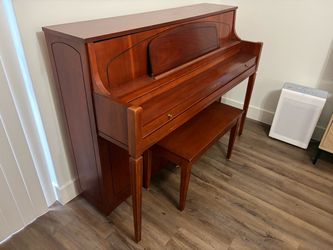 Yamaha piano