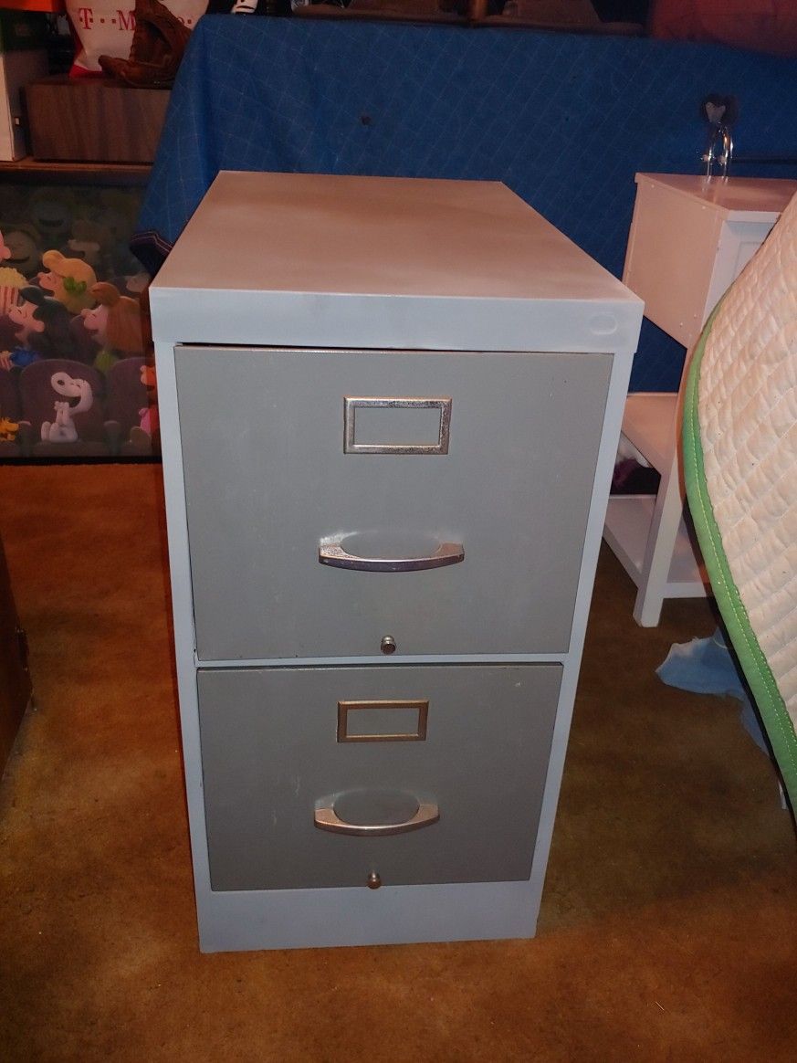 2 Drawer Grey Metal File Cabinet Inserts For Hanging Files Included Good Condition Clean Height 29 Depth 25 Width 15 For Sale In Ocean Ridge Fl Offerup