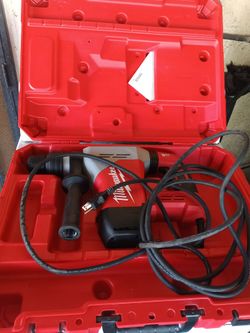 Milwaukee
1-9/16 in. SDS-Max Rotary Hammer
Poco uso