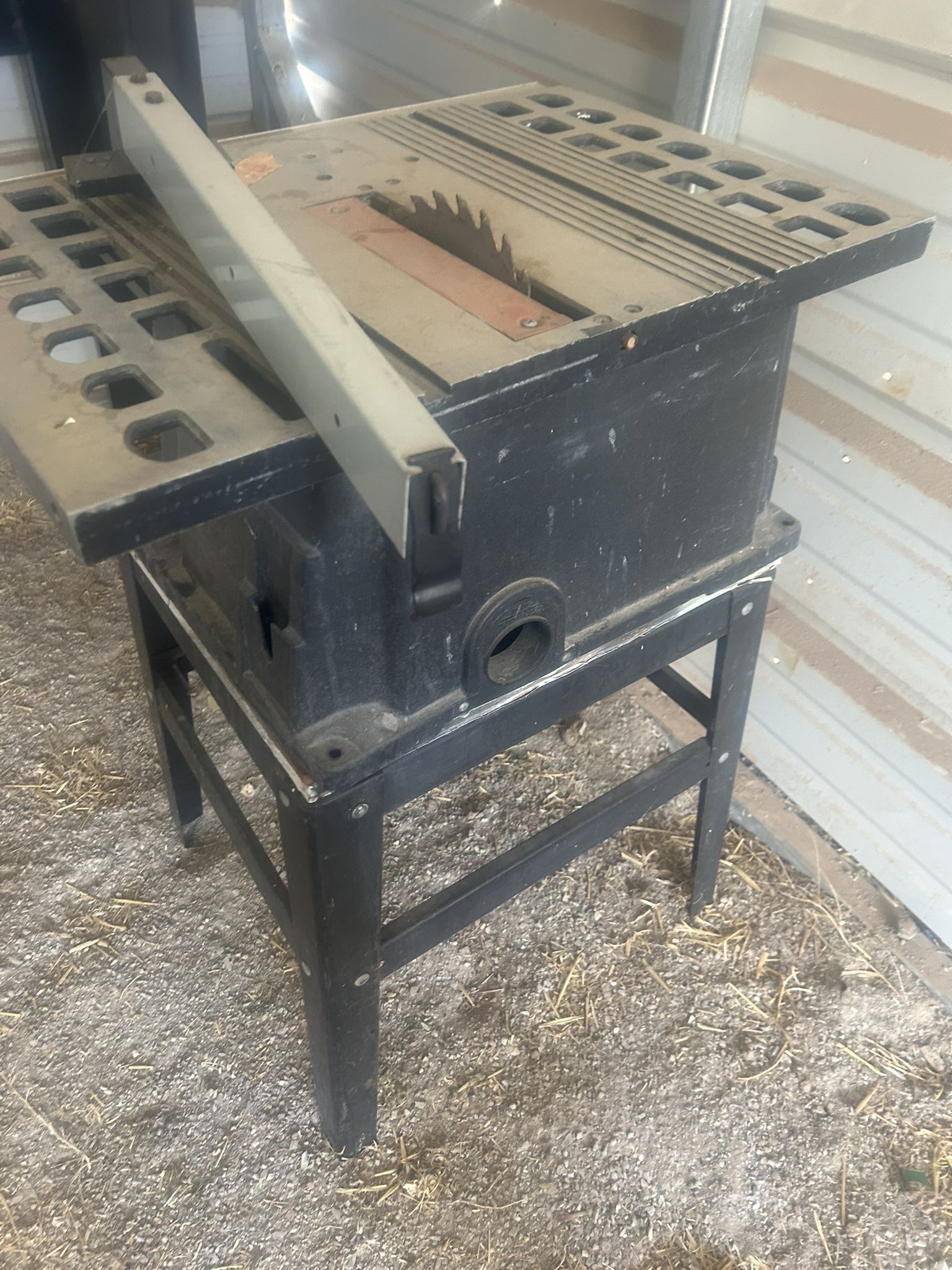 Skilsaw 10in Table saw