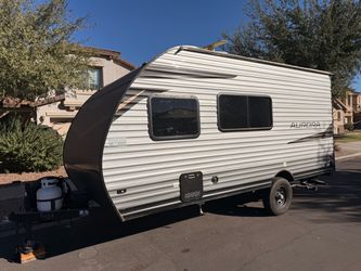 2025 AURORA BY FOREST RIVER. 20FT. 3000LBS. ORIGINAL OWNER. $8900