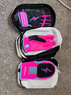 Bruce Bolt batting gloves