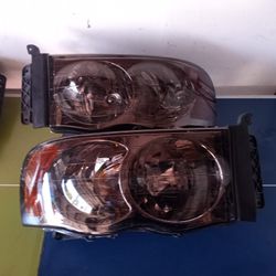 2002 2005 Dodge Ram 1500  Headlights 