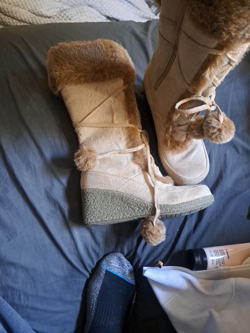 Fur Lined Suede Boots Size 7m
