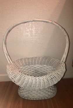 Harry and David Antique Shabby Chic Basket