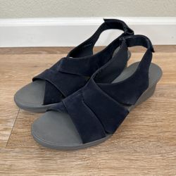 NWT Clarks Cloudsteppers Caddell Bright Navy Blue Wedge Sandals