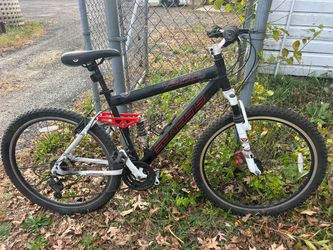 26" Genesis V2100 Men's Mountain Bike