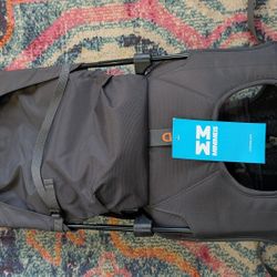 NWT New Minimeis Shoulder Carrier Backpack Toddler Baby