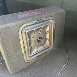 KICKER SUBWOOFER AMP  