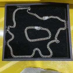 14k The necklace bracelet