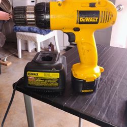 9.6 Volt Cordless Drill/ Dewalt