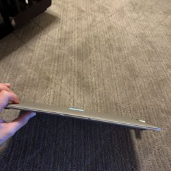 Macbook A1466 - Unknown Error/Best For Parts or someone in IT  