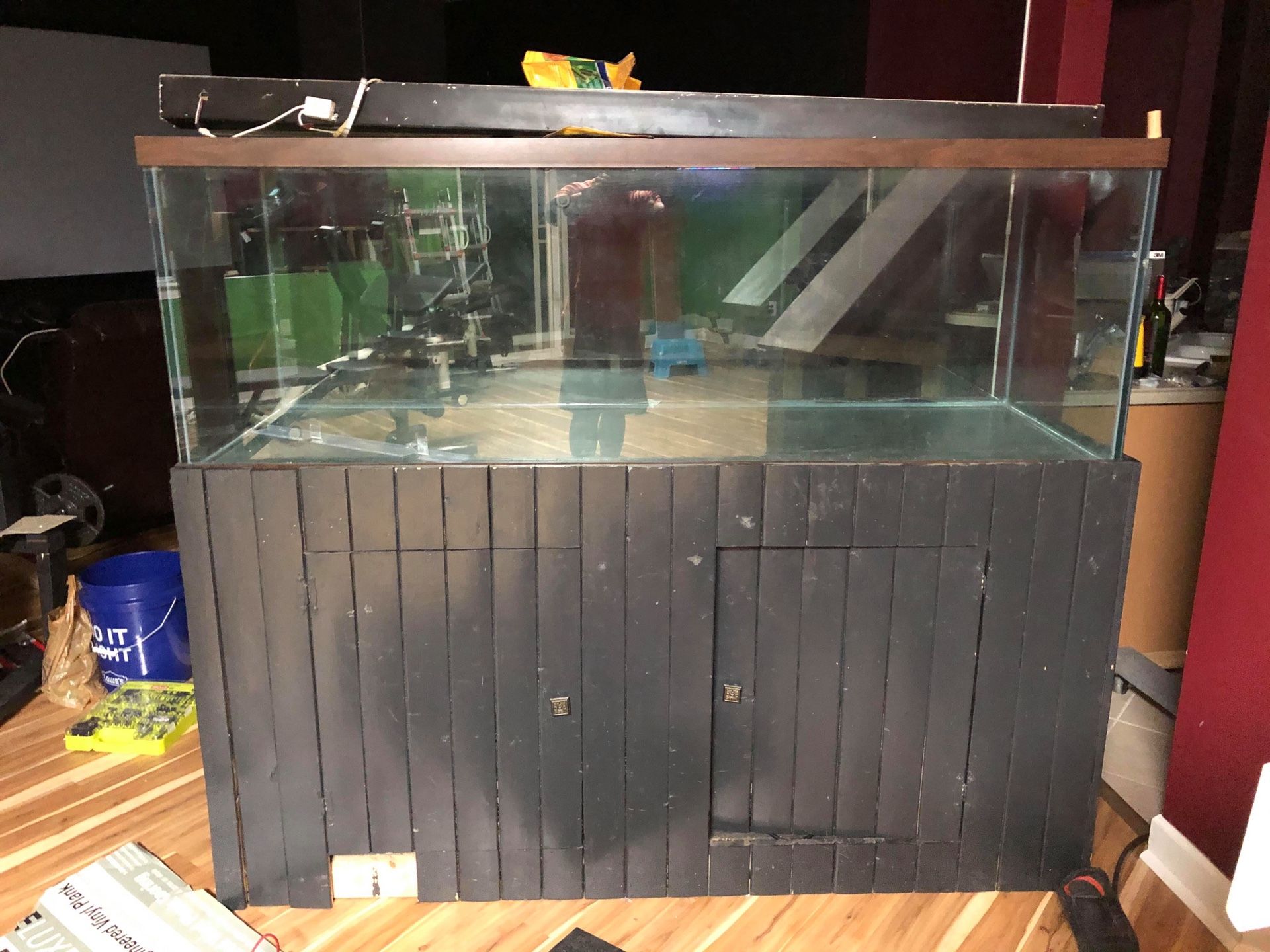 180 gallon aquarium with hood stand and light for Sale in Waxhaw, NC