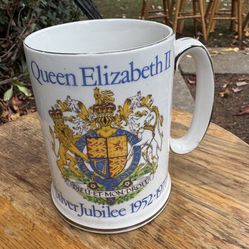 Queen Elizabeth Silver Jubilee 1952 To 1977 Collectible Glass Cup Mug