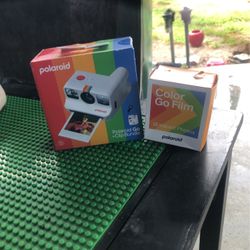 Polaroid Go + Clip Bundle 