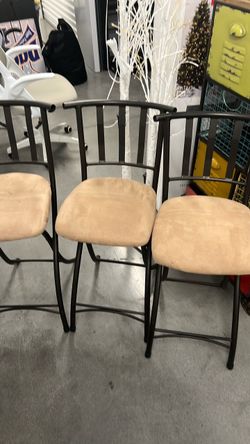 Folding short bar stools
