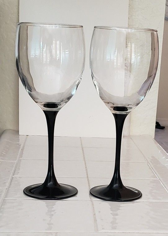 2 Beautiful Vintage Black Stem Luminarc Arcoroc France French Rare Wine Glasses 8 1/4 Inches READ BELOW