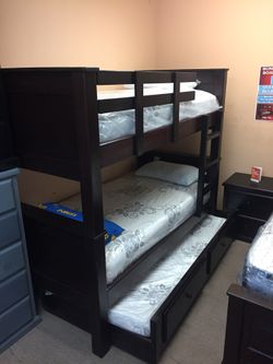 New twin/twin bunk bed with twin trundle