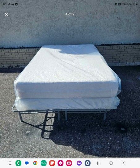 Brand New Queen Size Plush Memory Foam Mattress In Plastic No Box Spring