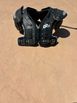 Douglas D2 Football Pads Adult Medium 18”-19”
