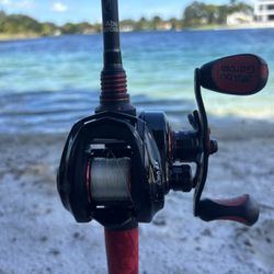  Like New Abu Garcia Revo SX Rod & Reel Combo, Rod is 7FT 12-20lb 🔥 