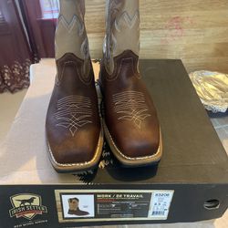 Woman Boots For Sell Taking Offers! 