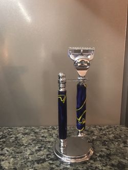 Chrome Razor & Stand
